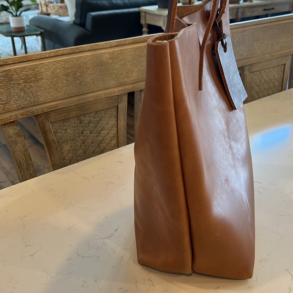 KMM & Co Cognac Tote - Picture 5 of 10